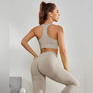 Seamless Gym Set - Racer Back Sports Bra w Matching Butt Lift Leggings in Khaki